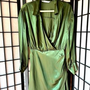 Satin effect shirt dress in emerald green